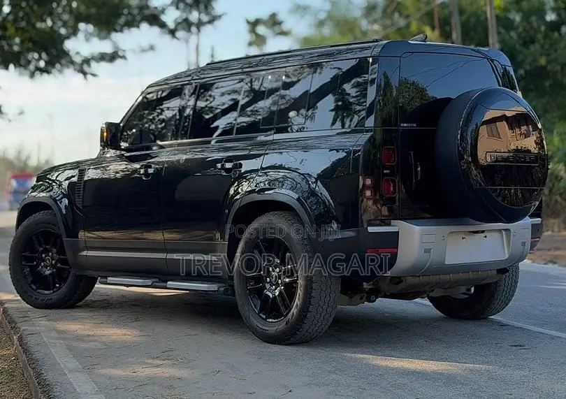Land Rover Defender 2022 Black