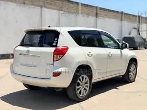 Toyota RAV4 2007 White