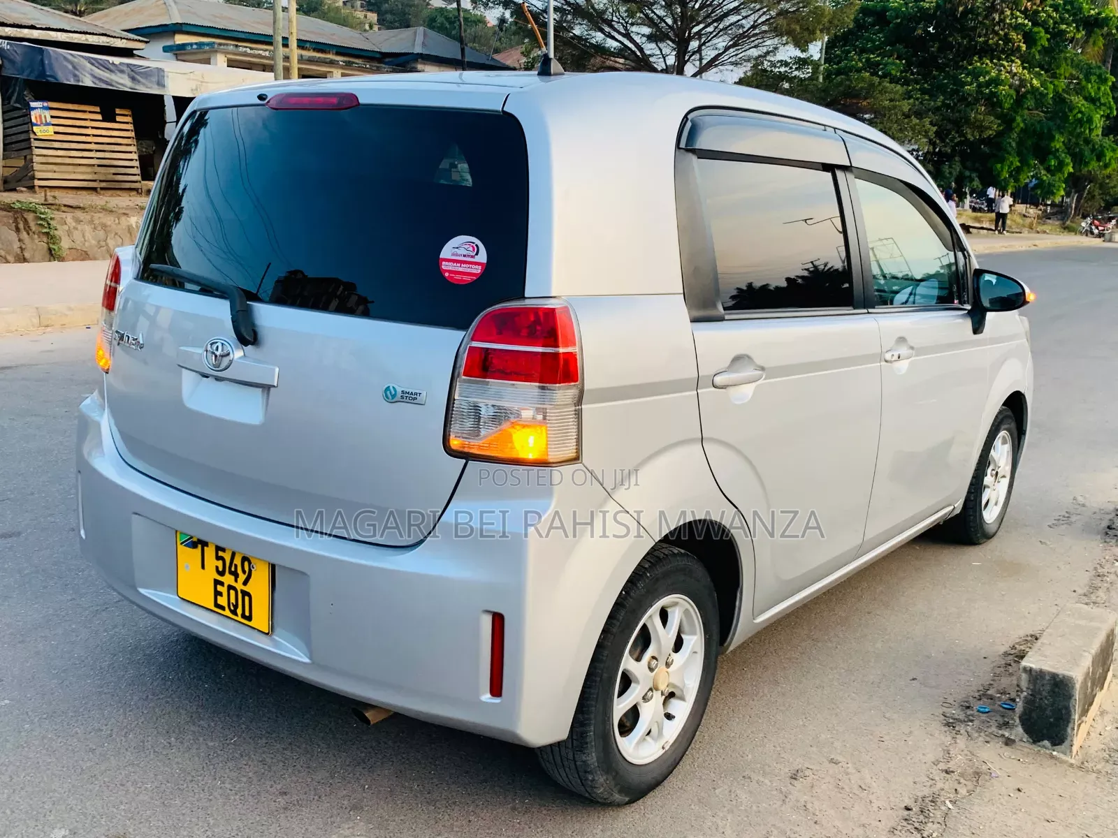 Toyota Spade 2014 Silver