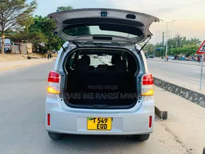 Toyota Spade 2014 Silver