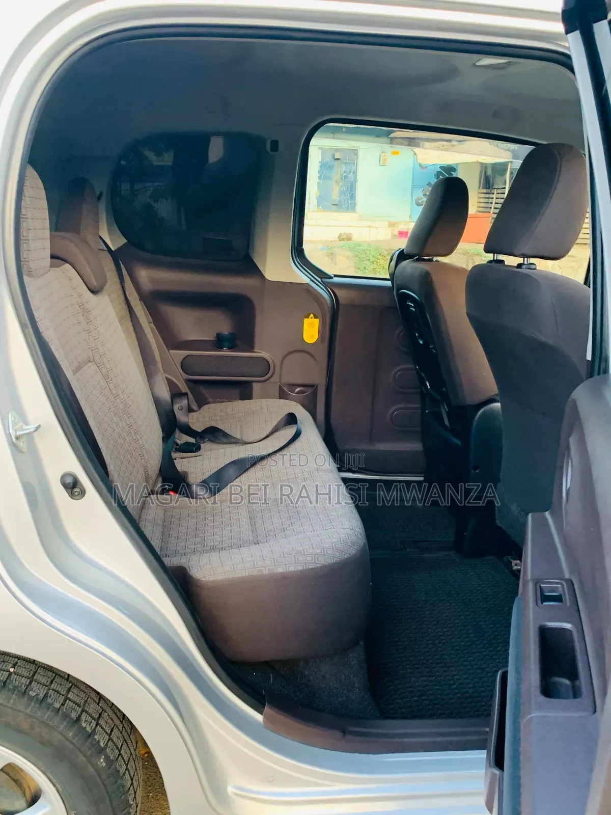 Toyota Spade 2014 Silver