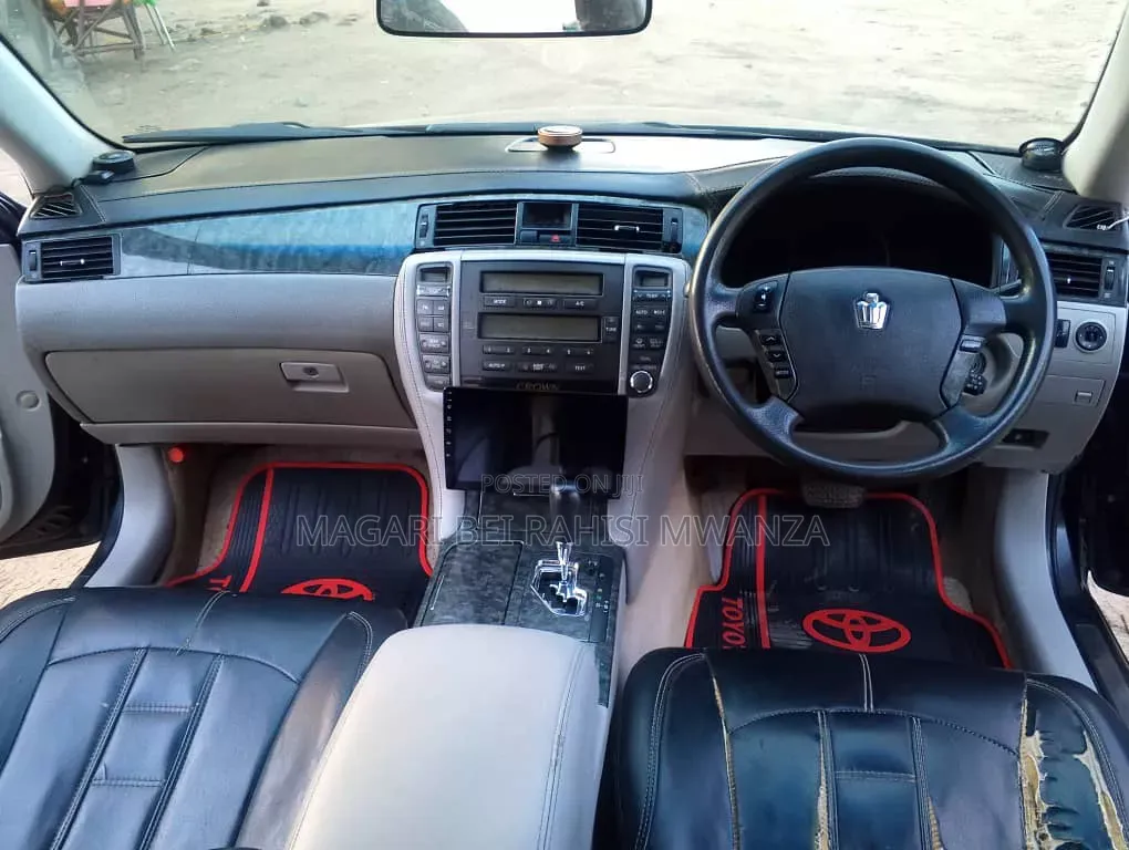 Toyota Crown Royale 2005 Black
