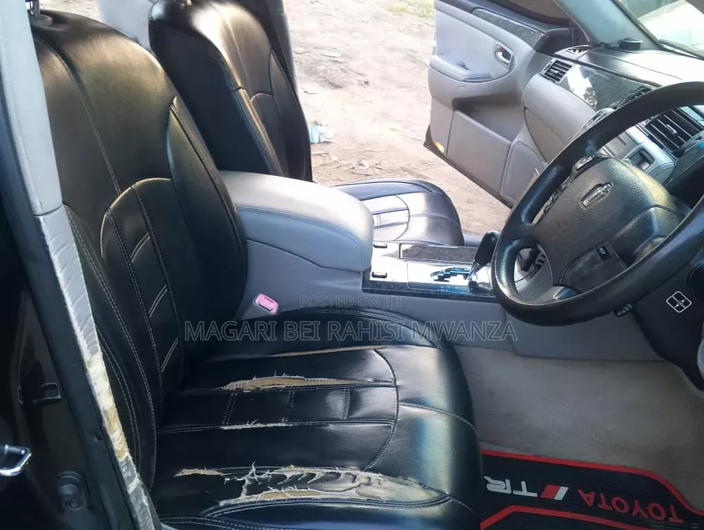Toyota Crown Royale 2005 Black