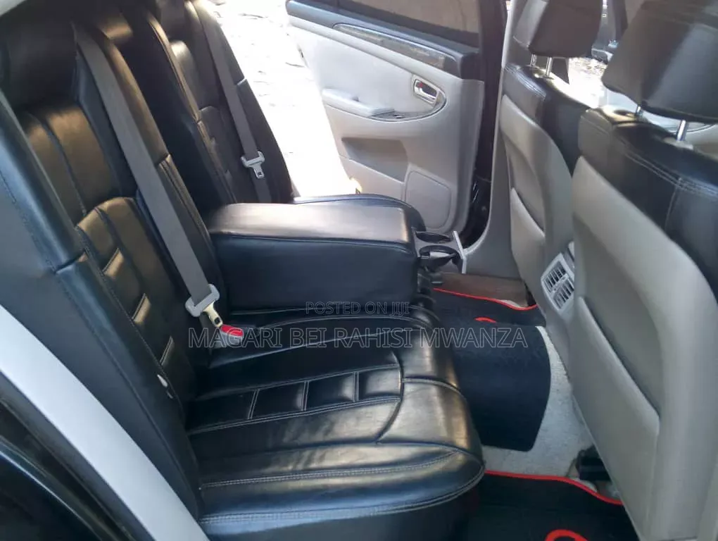 Toyota Crown Royale 2005 Black