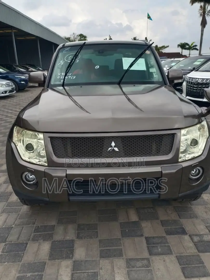 Mitsubishi Pajero 2008 Brown