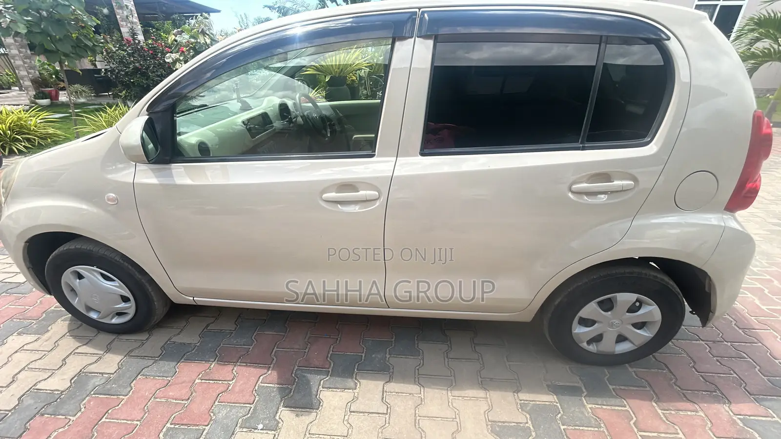 Toyota Passo 2012 Pearl