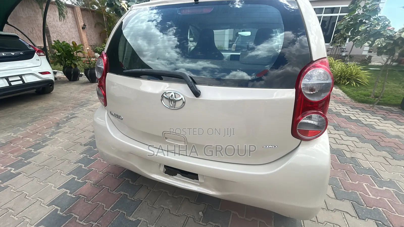 Toyota Passo 2012 Pearl