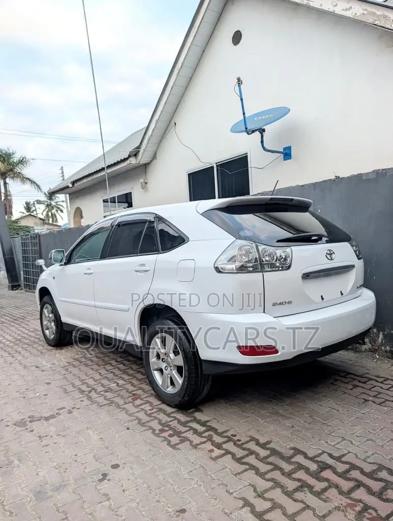 Toyota Harrier 2011 White