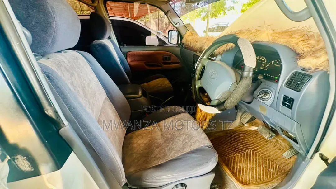 Toyota Land Cruiser Prado 2001 Beige