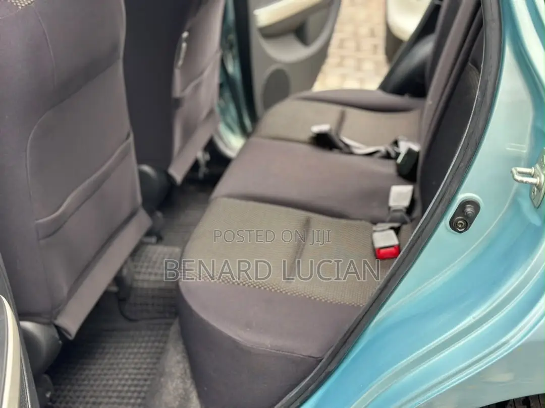 Toyota IST 2004
