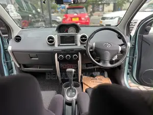 Toyota IST 2004