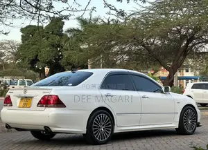 Toyota Crown 2007 White