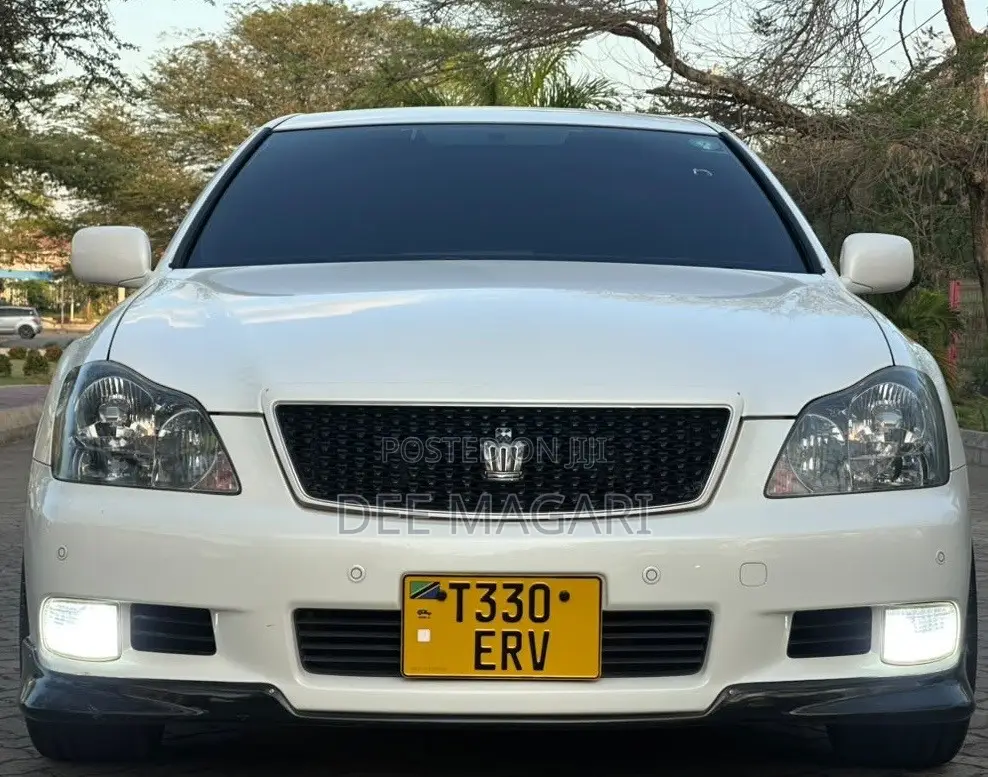 Toyota Crown 2007 White