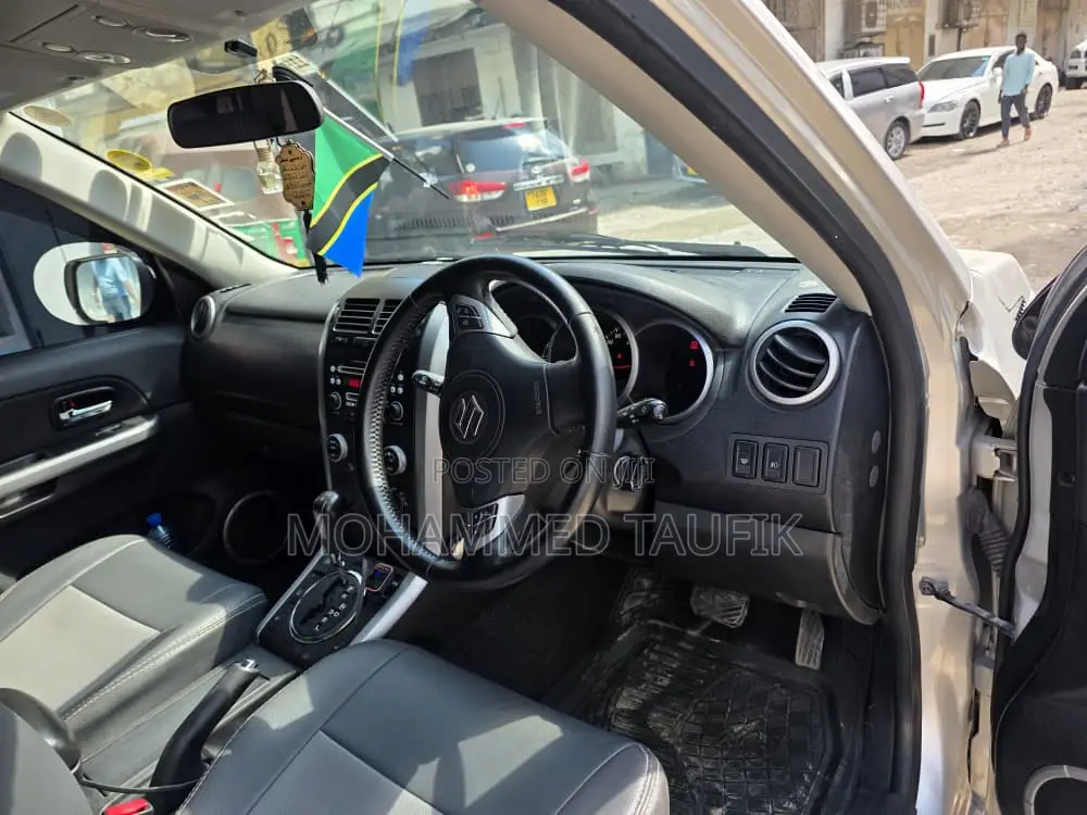 Suzuki Escudo 2008 Silver