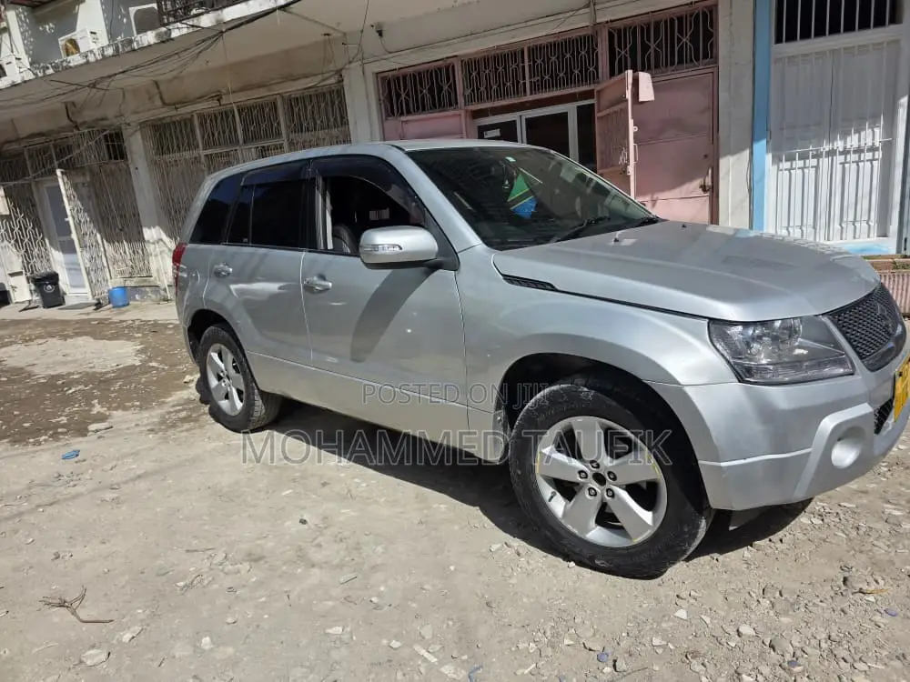 Suzuki Escudo 2008 Silver