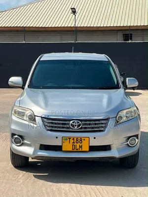 Toyota Vanguard 2012 Silver