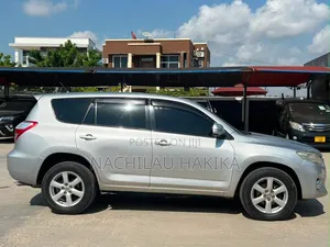Toyota Vanguard 2012 Silver