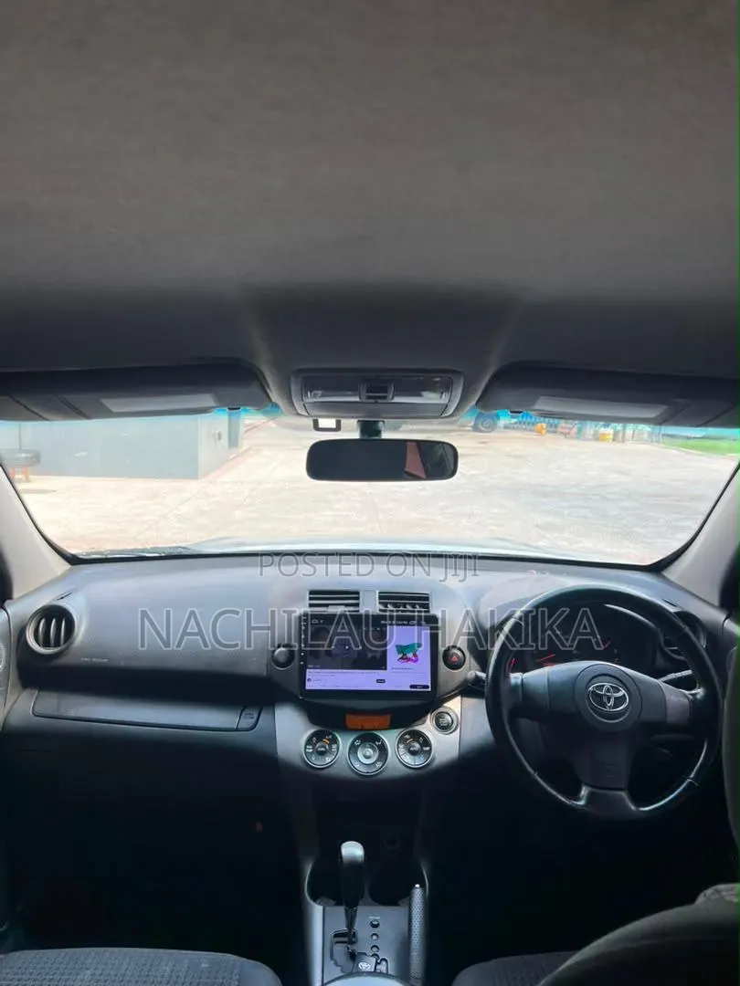 Toyota Vanguard 2012 Silver