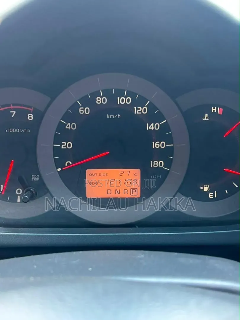 Toyota Vanguard 2012 Silver