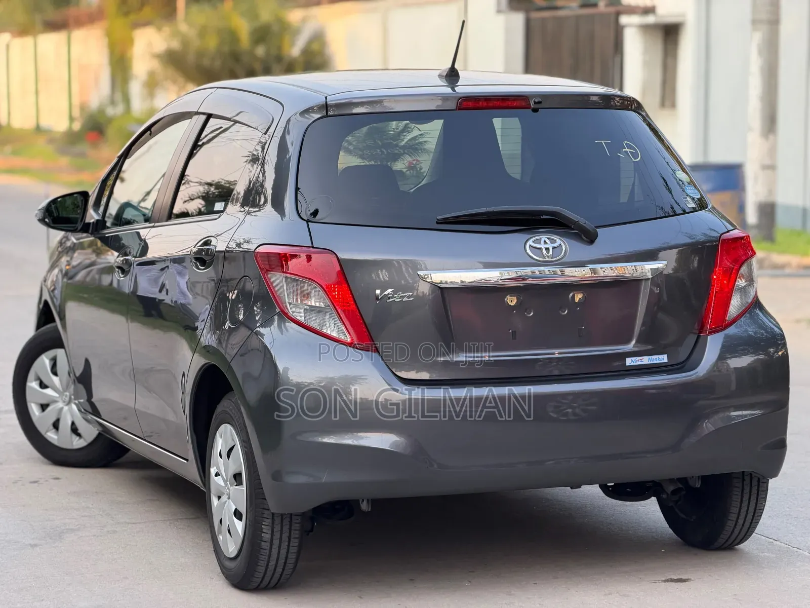 Toyota Vitz 2011 Gray