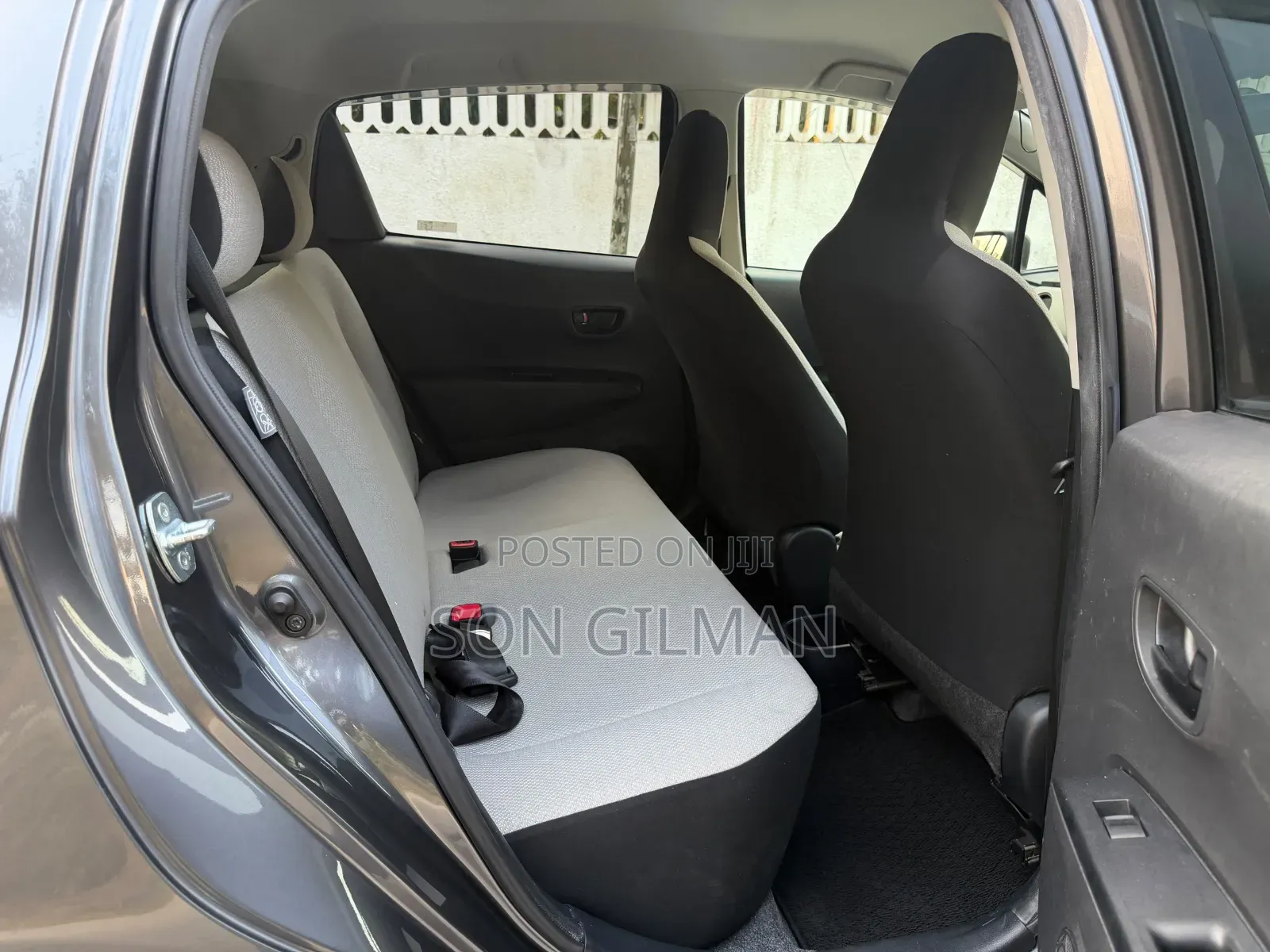 Toyota Vitz 2011 Gray