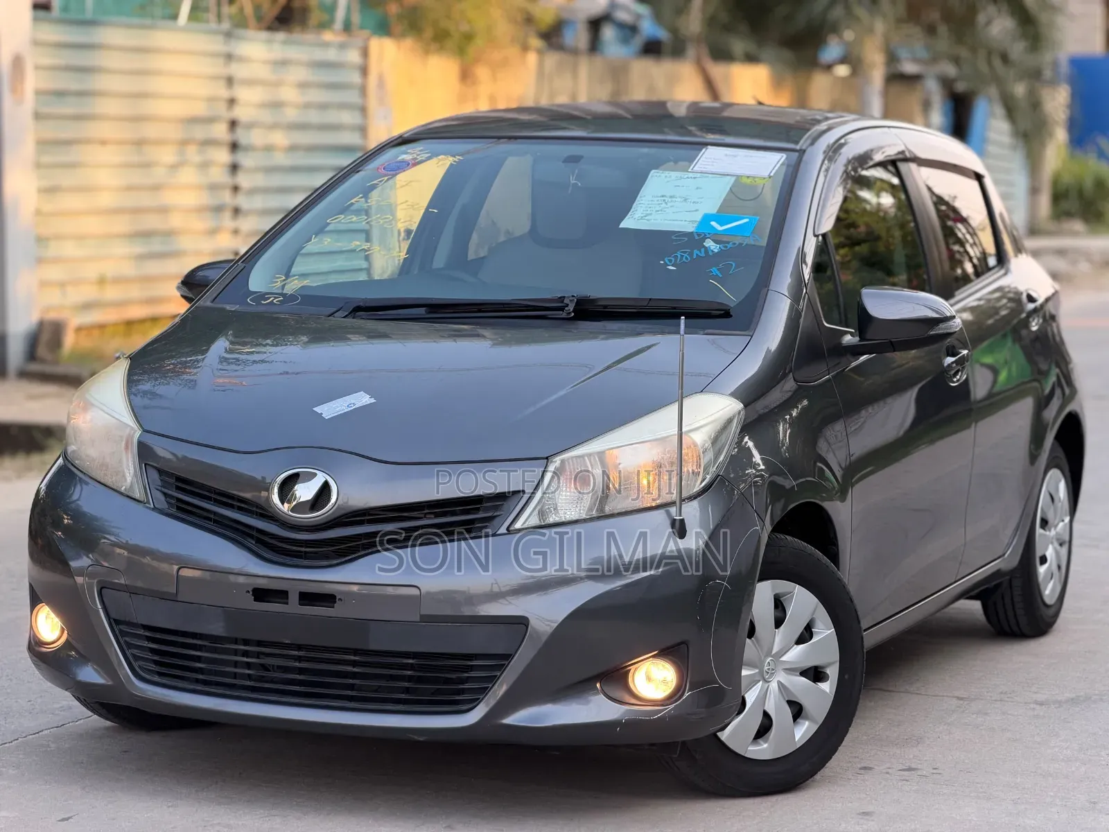 Toyota Vitz 2011 Gray
