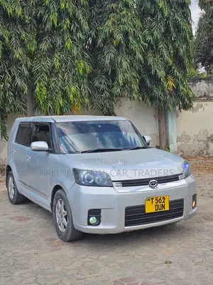 Toyota Corolla Rumion 2010 Silver