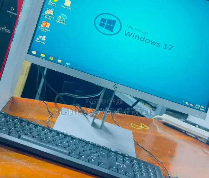 Desktop Computer Fujitsu 4GB Intel Core i5 HDD 500GB