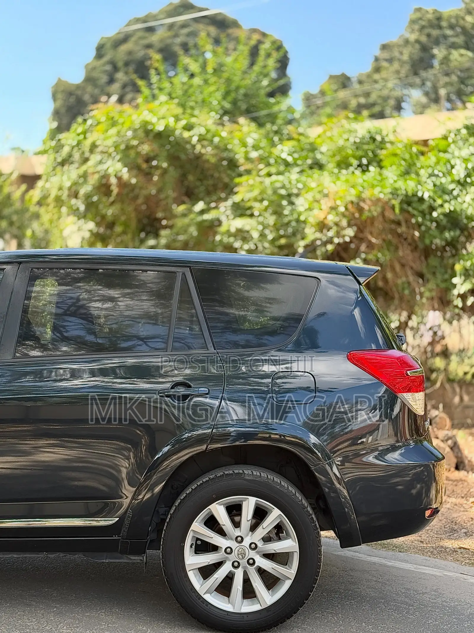 Toyota Vanguard 2010 Black