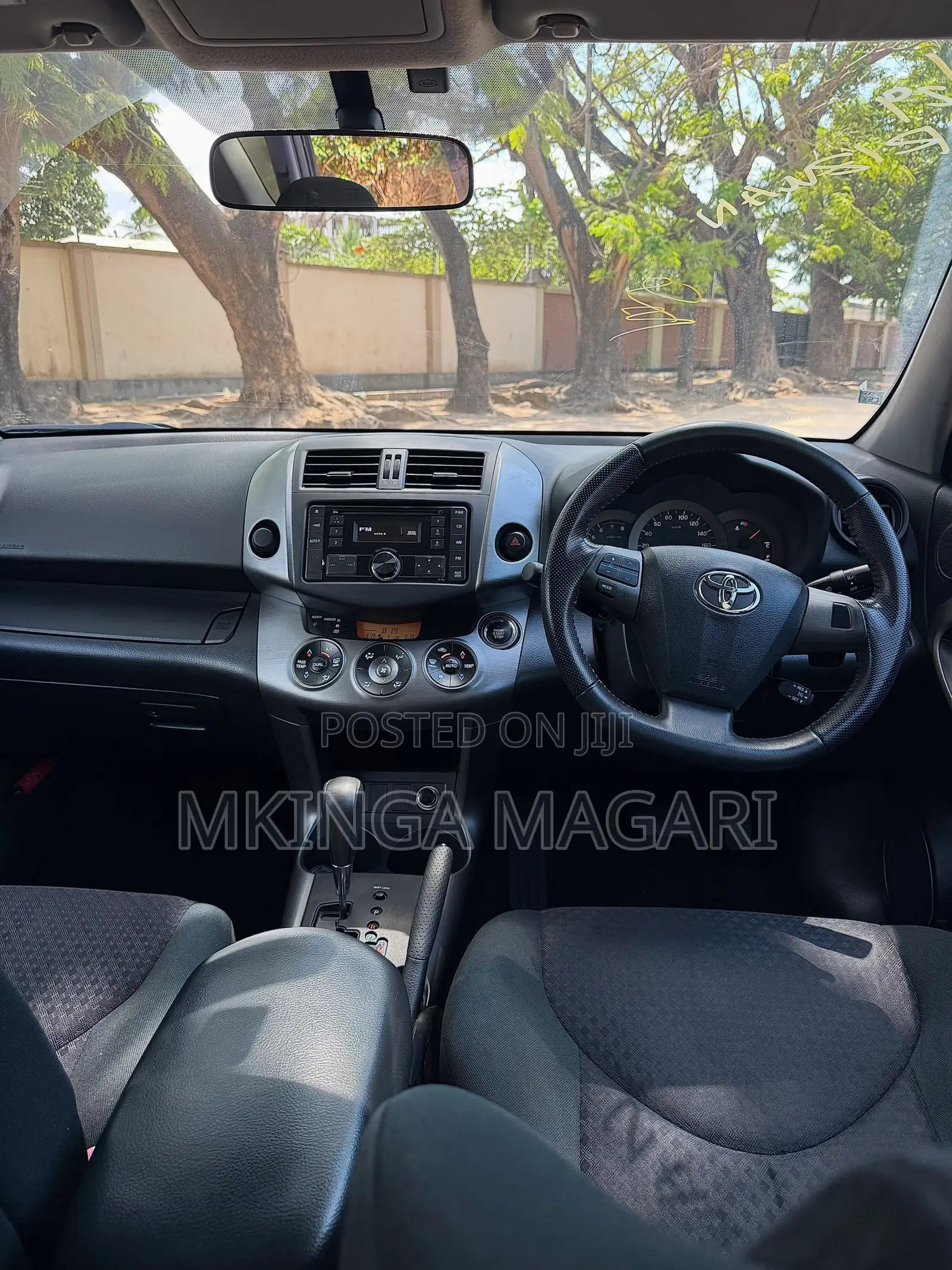 Toyota Vanguard 2010 Black
