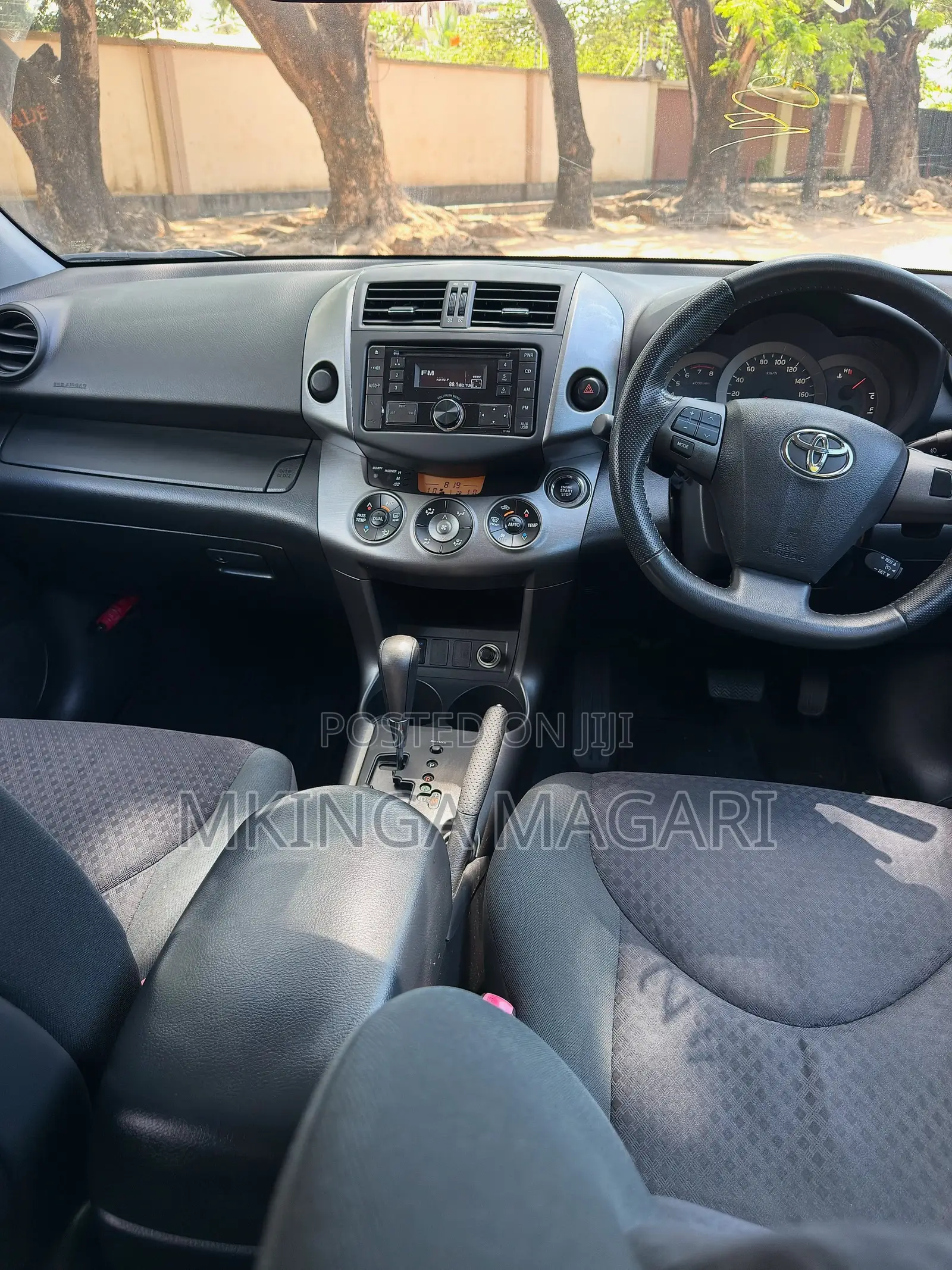 Toyota Vanguard 2010 Black