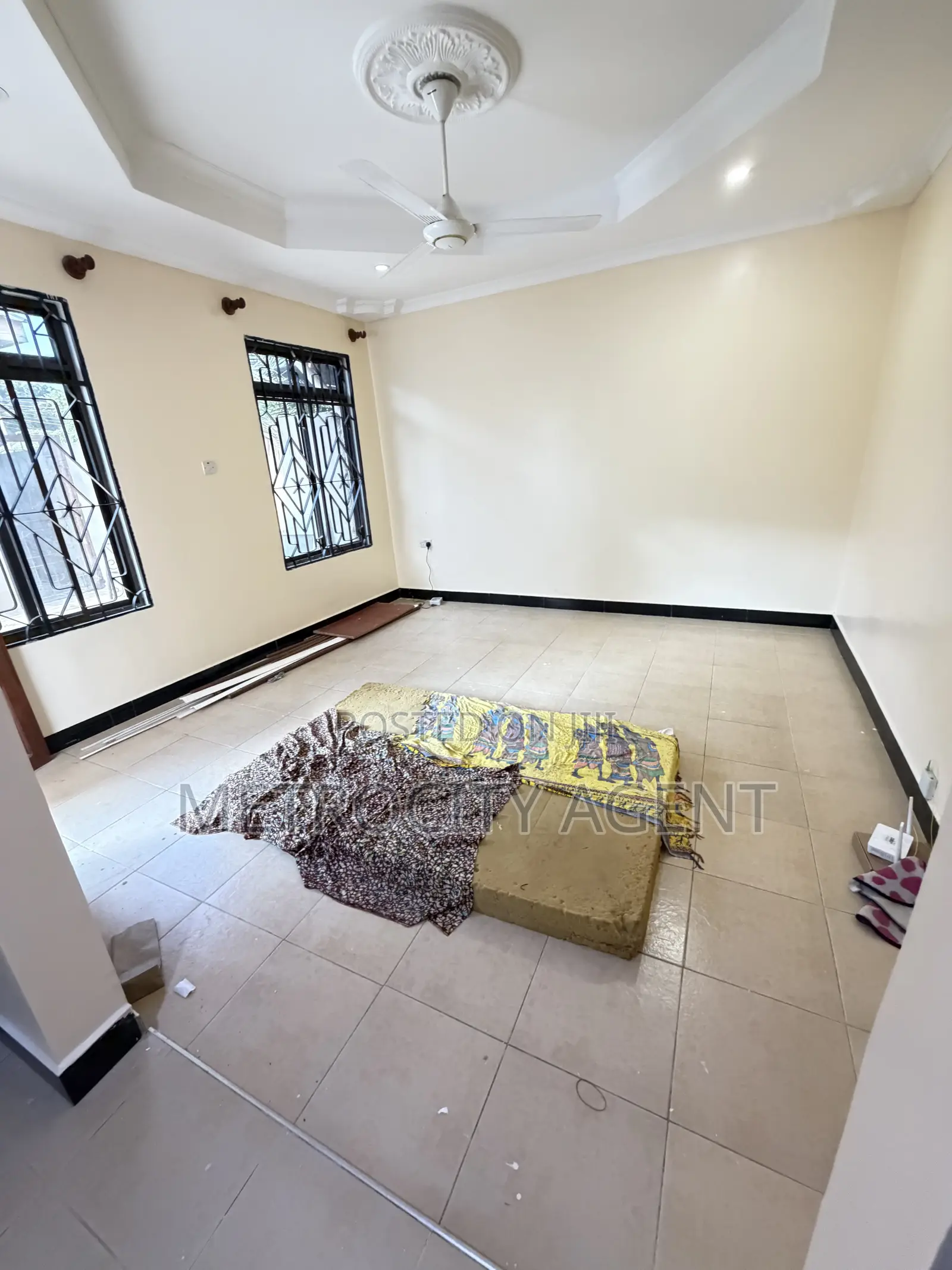 3bdrm House in Metro Estate for rent