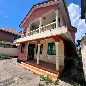 5bdrm House in Kahwa Real Estate, Sinza for rent
