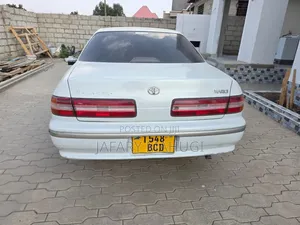 Toyota Cresta 1990 White