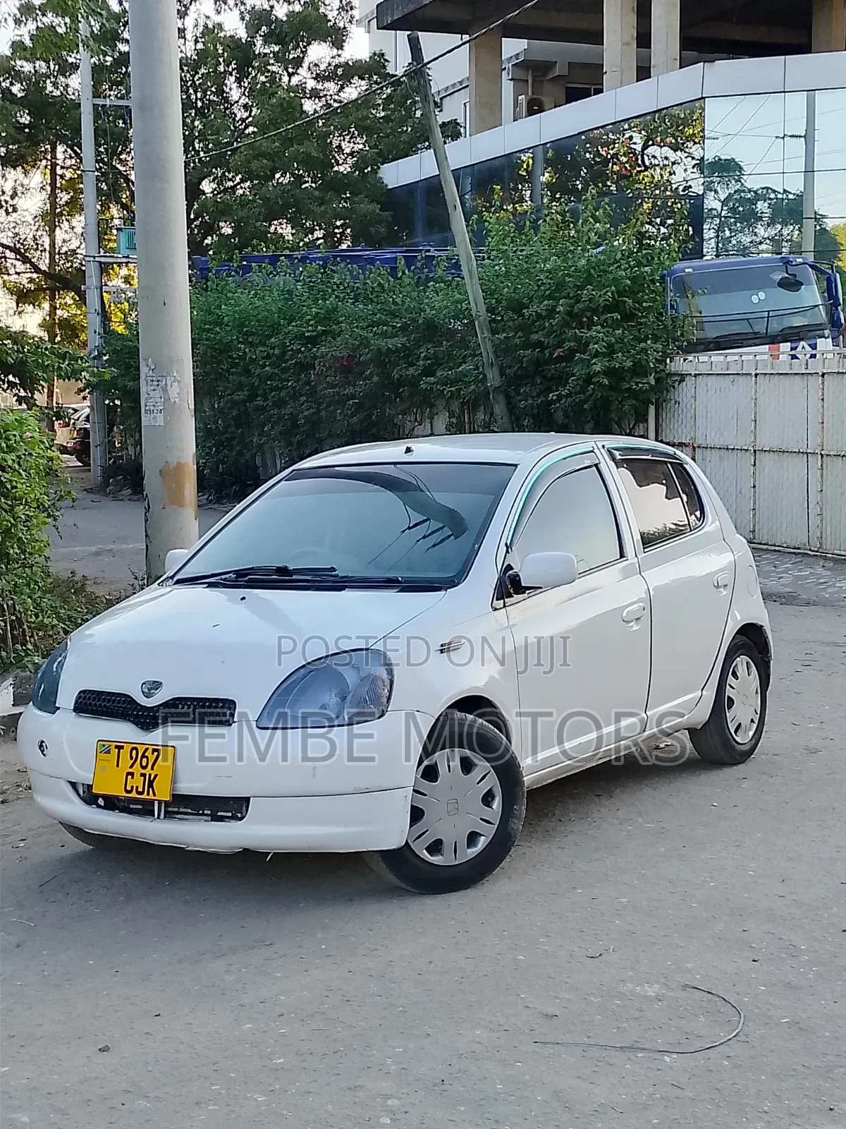 Toyota Vitz 2005 White