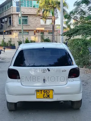 Toyota Vitz 2005 White