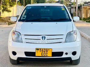 Toyota IST 2004 White