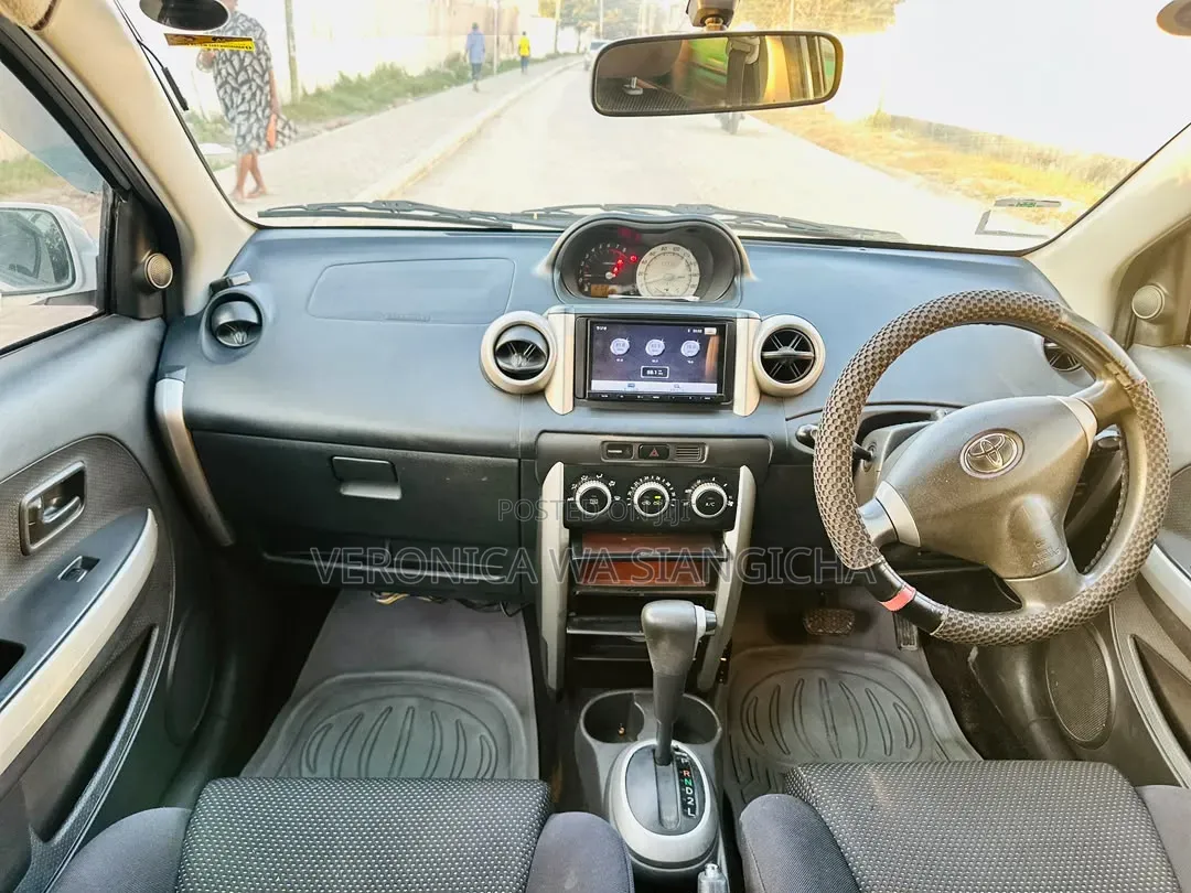 Toyota IST 2004 White