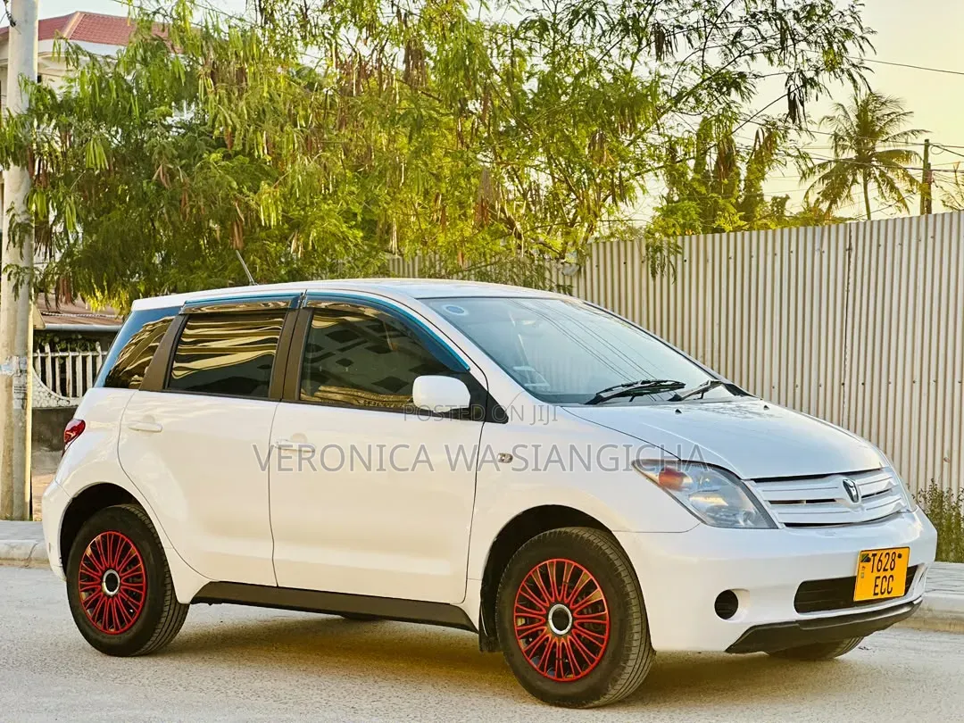 Toyota IST 2004 White