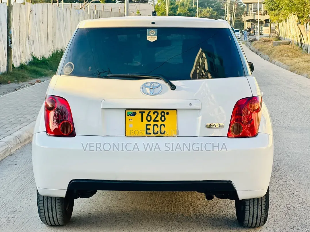 Toyota IST 2004 White