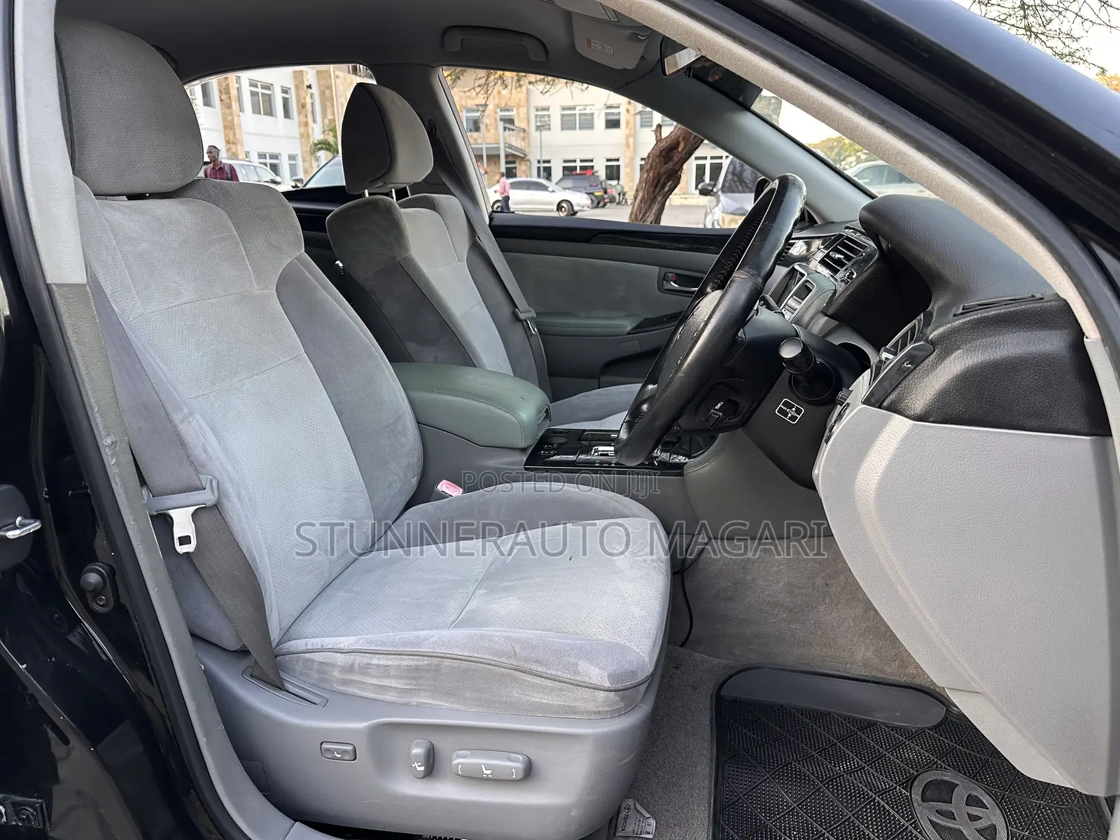 Toyota Crown Royale 2005 Black