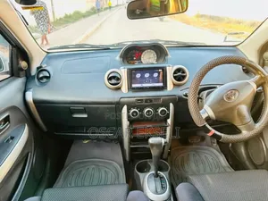 Toyota IST 2004 White
