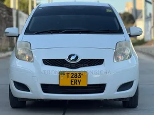 Toyota Vitz 2009 White