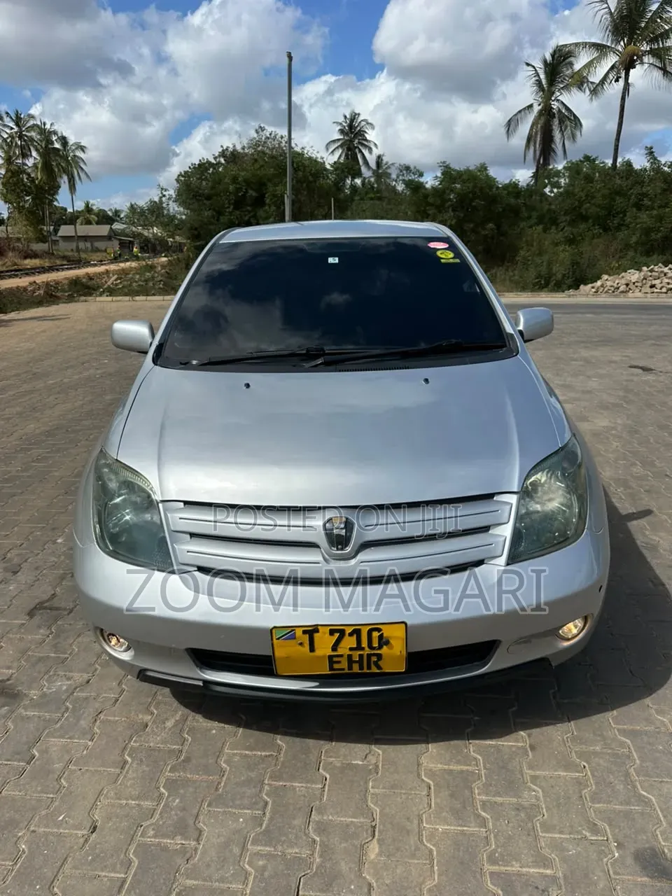 Toyota IST 2004 Silver
