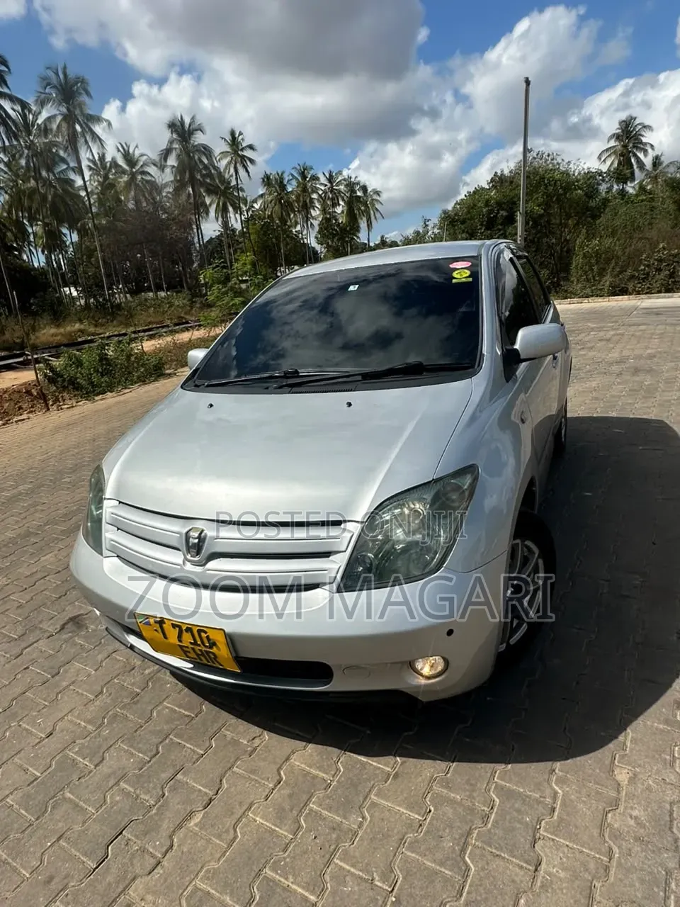 Toyota IST 2004 Silver