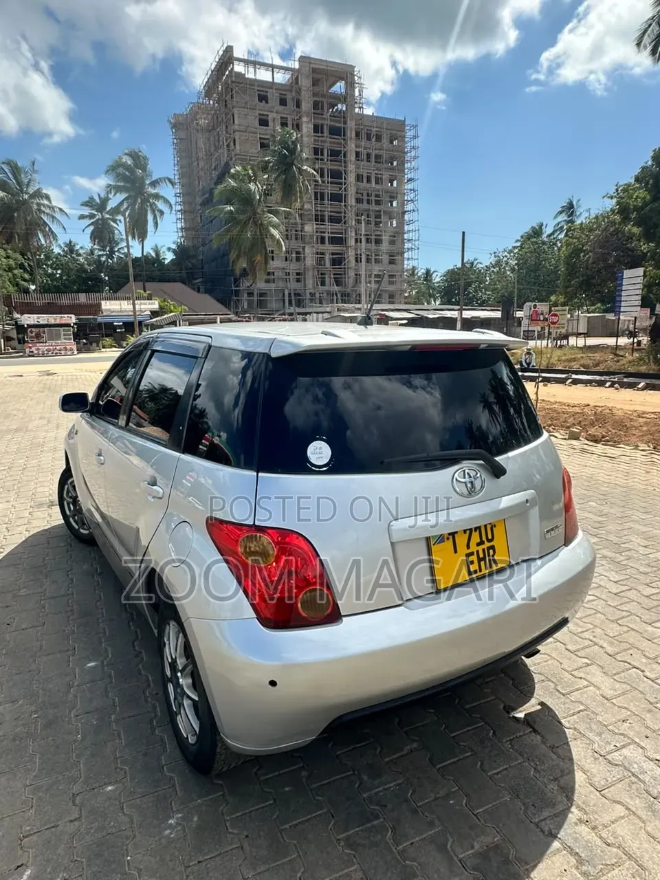 Toyota IST 2004 Silver