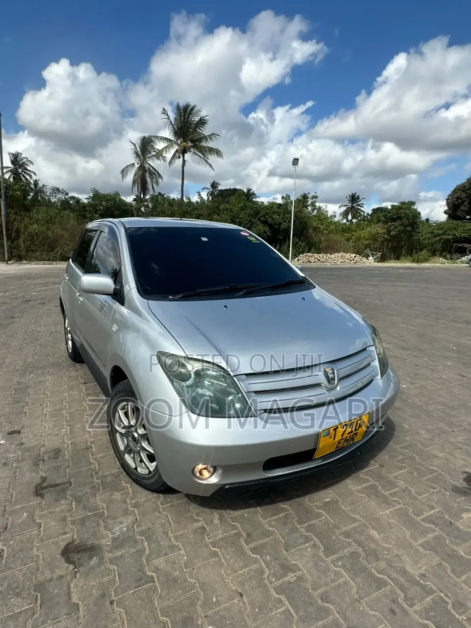 Toyota IST 2004 Silver