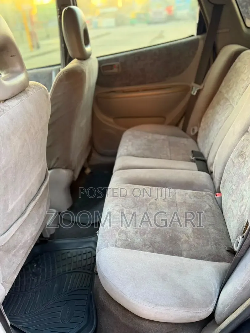 Toyota Corolla Rumion 2011 Pearl