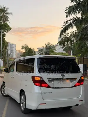 Toyota Alphard 2.4 Petrol FWD 2010 White