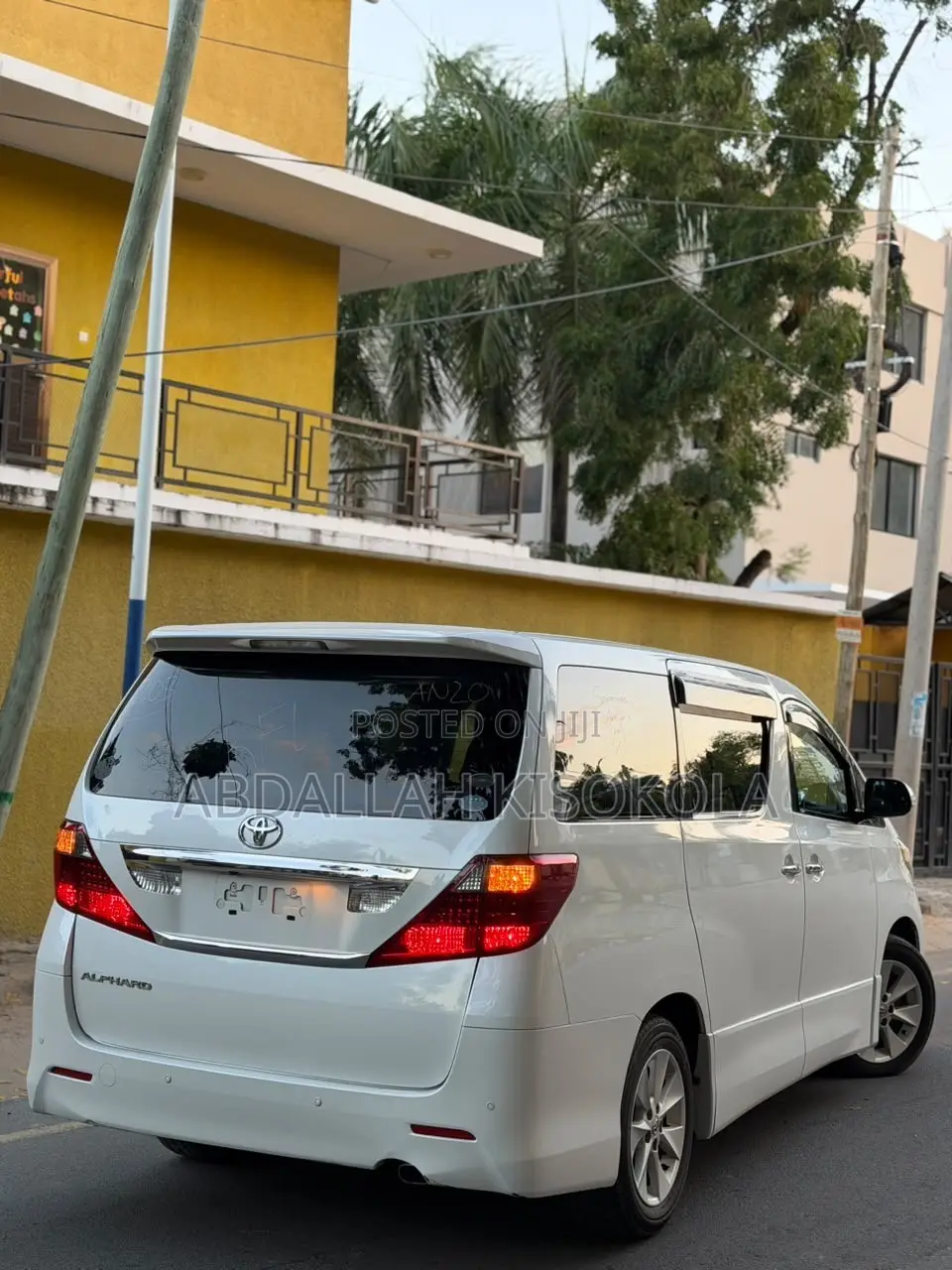 Toyota Alphard 2.4 Petrol FWD 2010 White